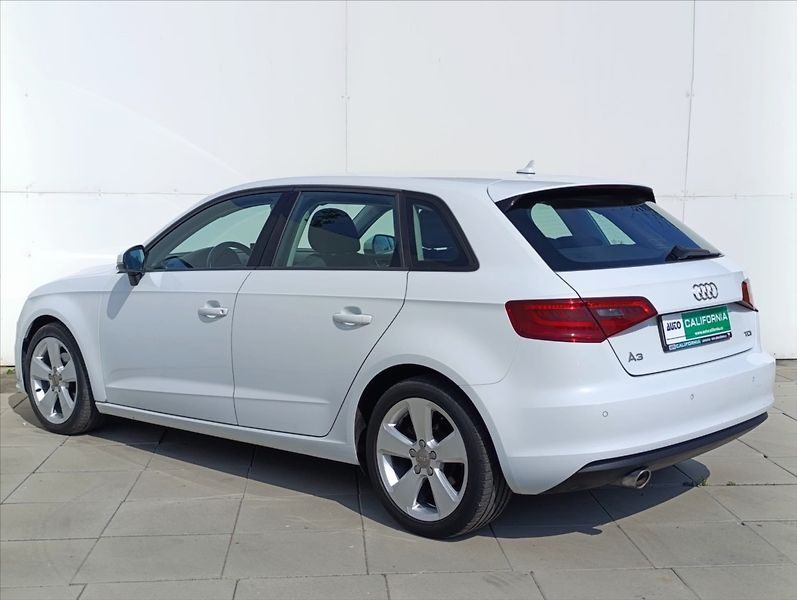 Audi A3 1,6 TDi Bi-xenon,Navi,Tempomat - fotka 11 z 34