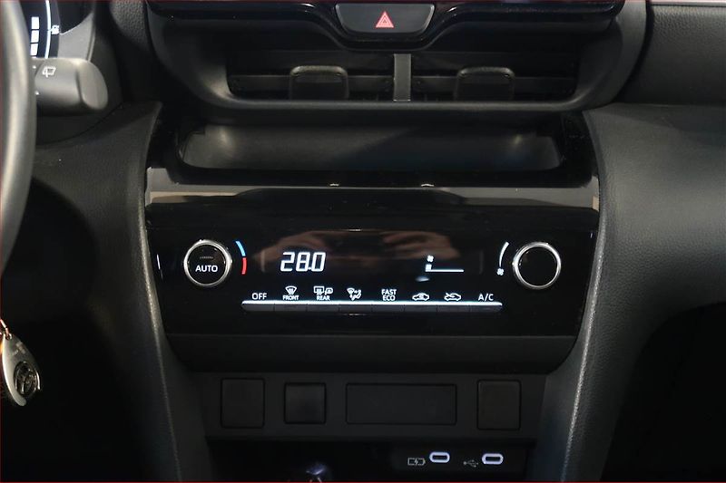 Toyota Yaris Cross (2024) 1.5 VVT-iE - fotka 17 z 21