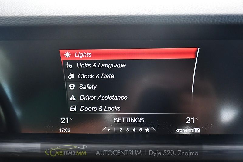 Alfa Romeo Stelvio 2,2JTD 154 KW 4x4 - fotka 39 z 50