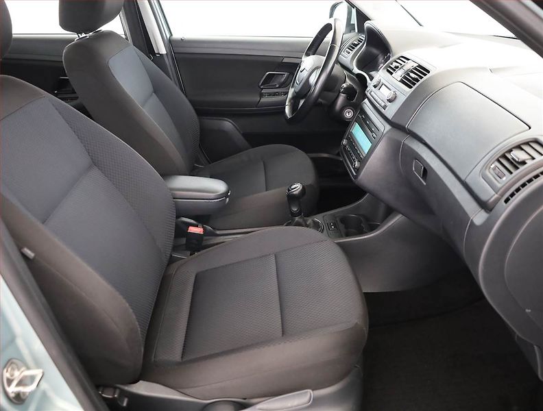Škoda Fabia (2011) 1.6 TDI, Tempomat - fotka 7 z 15