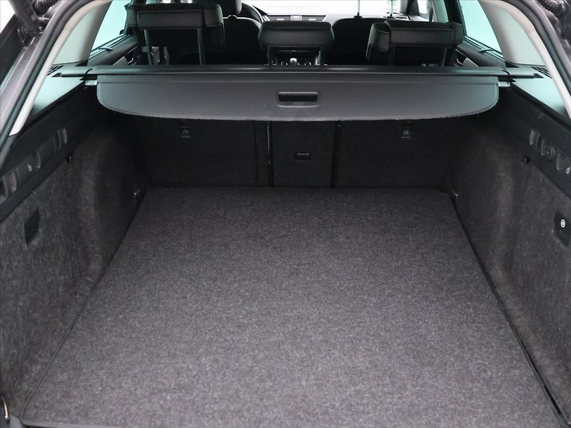 Škoda Superb 2,0 TDI 147kW 4x4 L&K - fotka 10 z 42