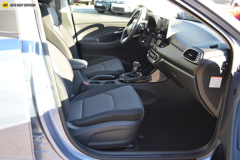 Hyundai i30 WG 1.5T-GDI 103KW DCT FAMILY N - fotka 11 z 47