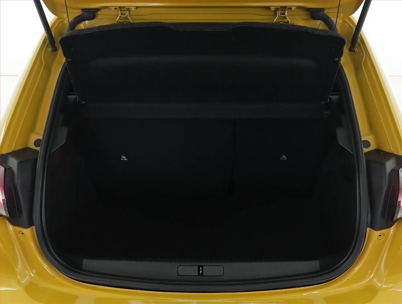 Peugeot 208 (2021) GT Pack 50 kWh, SoH 90% - fotka 14 z 18