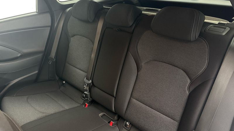 Hyundai i30 1.0 T-GDI Family Smart Kombi - fotka 16 z 24