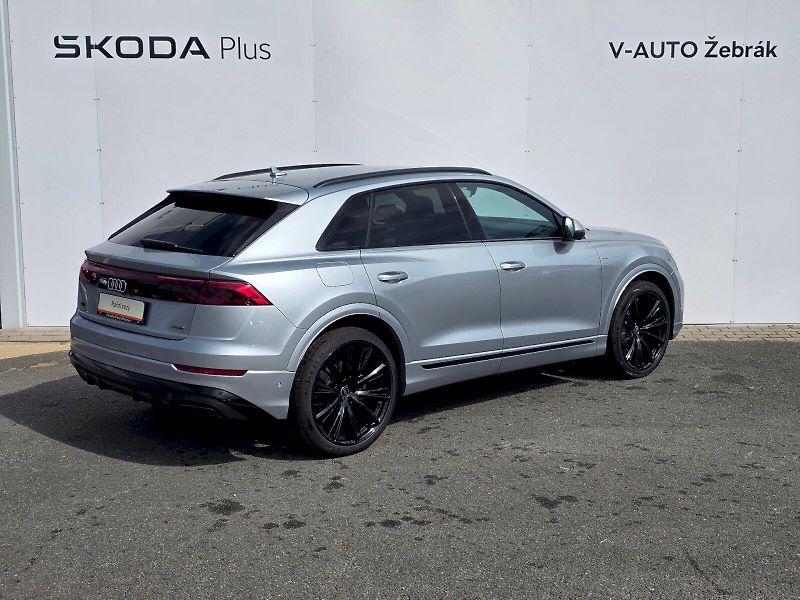 Audi Q8 (2025) SUV 50 TDI quattro - fotka 2 z 24
