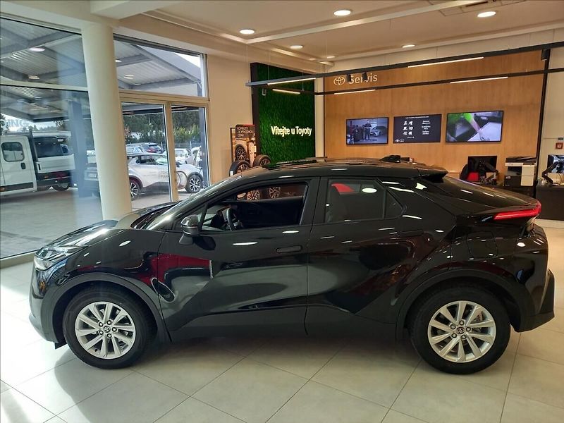 Toyota C-HR 1,8 Comfort Business - fotka 3 z 14