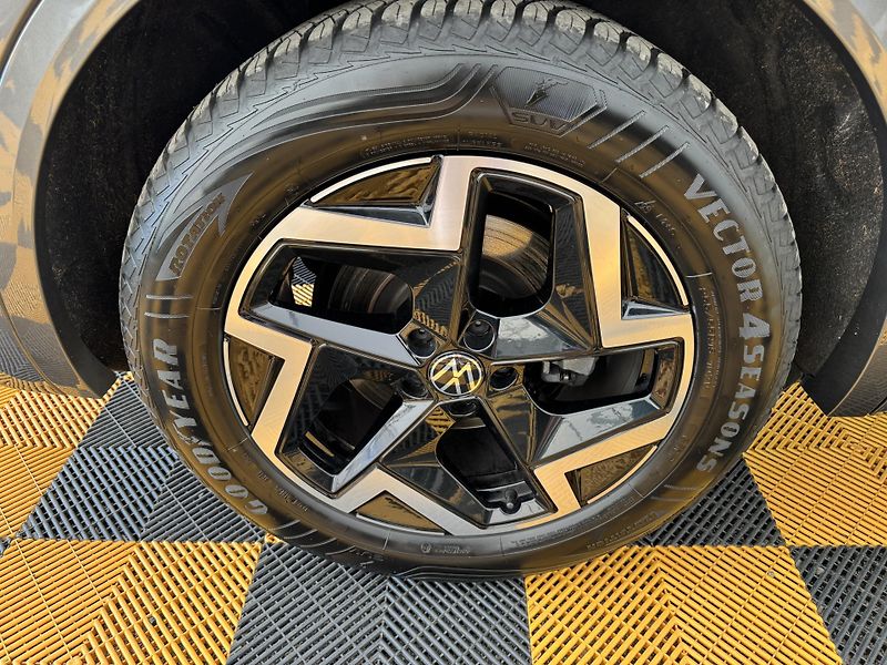 Volkswagen Touareg 3.0Tdi*1-MAJ*DPH*R-LINE*HUD* - fotka 8 z 47