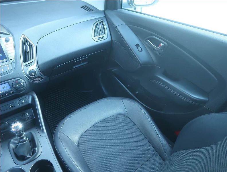 Hyundai ix35 (2015) 1.7 CRDi, Serv.kniha, Kůže - fotka 8 z 16
