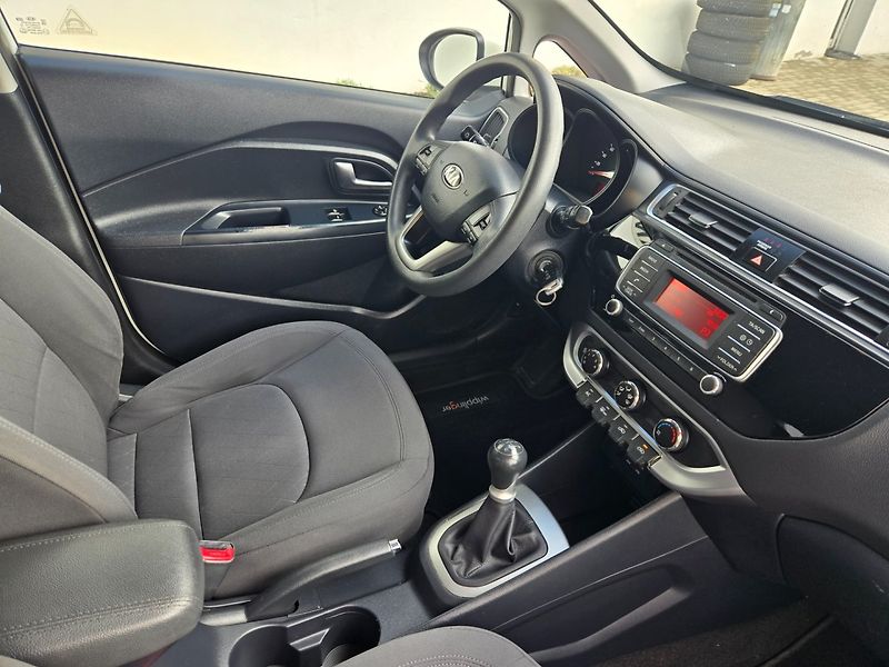 Kia Rio (2015) 1.2 i Zimáky,Serviska - fotka 18 z 25