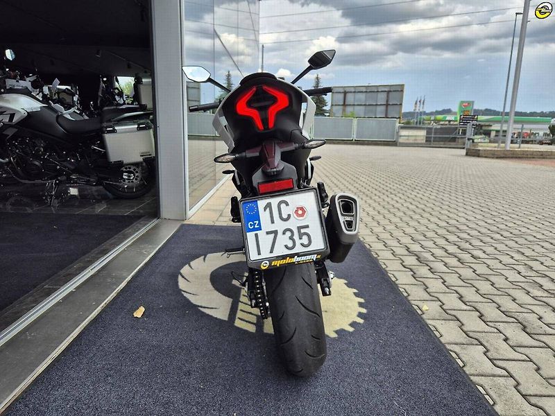 CFMOTO 450 NK (2026) 2026) – 1.majitelka, ZÁRUKA 20 - fotka 5 z 20