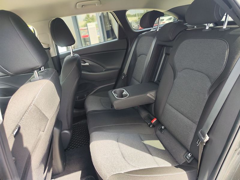 Hyundai i30 1.5 T-GDI/117kW Smart Navi - fotka 11 z 34