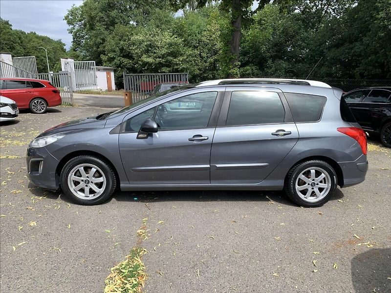 Peugeot 308 1,6 HDI  SW 7.MÍST - fotka 5 z 18