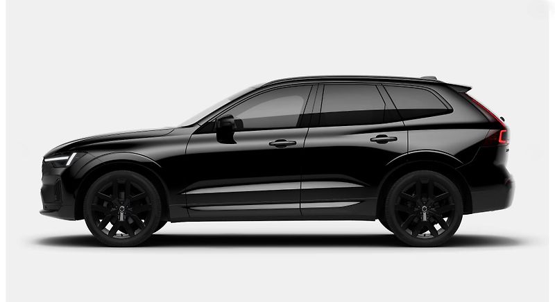 Volvo XC60 (2026) B5 AWD AUT PLUS BLACK EDITION - fotka 2 z 14