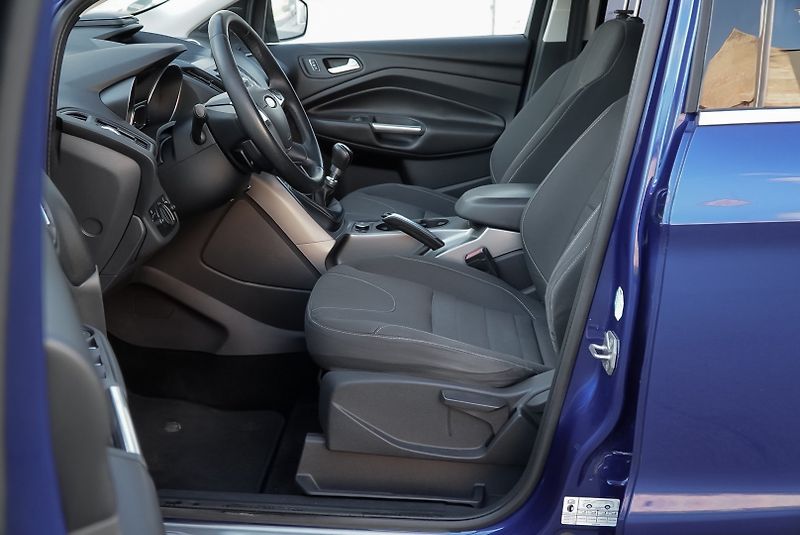 Ford Kuga 2.0 TDCi TITANIUM 4x4 - fotka 24 z 24