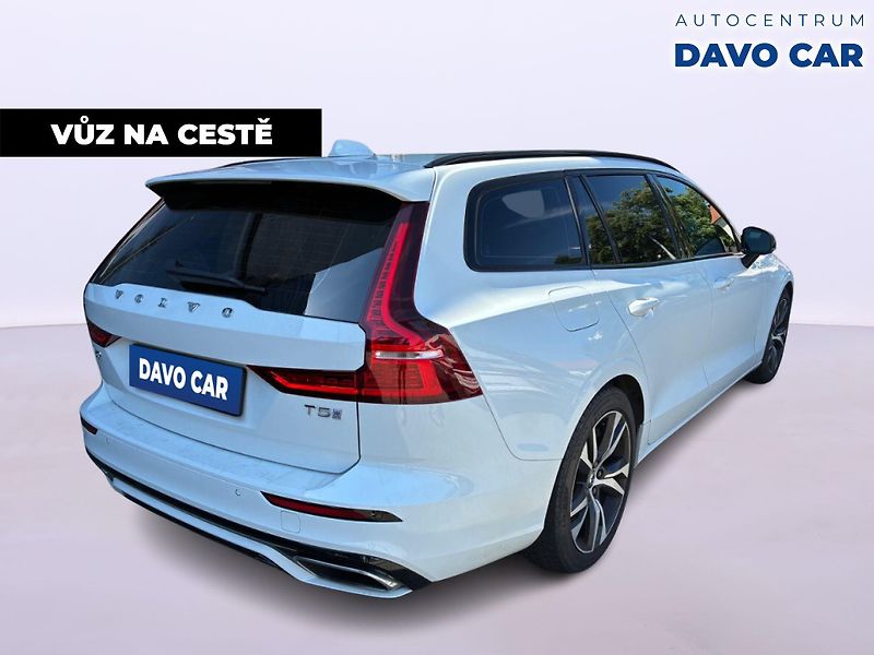Volvo V60 2,0 T5 184kW Drive-E R-Design - fotka 4 z 12