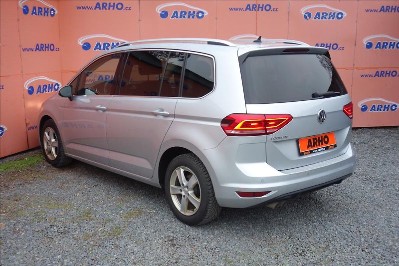 Volkswagen Touran 2,0 TDi 110KW,ČR,SERV.KN.,DSG. - fotka 5 z 34