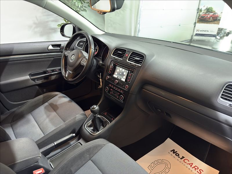 Volkswagen Golf 1,4   TSI STYLE BI-XEN NAVI - fotka 18 z 34