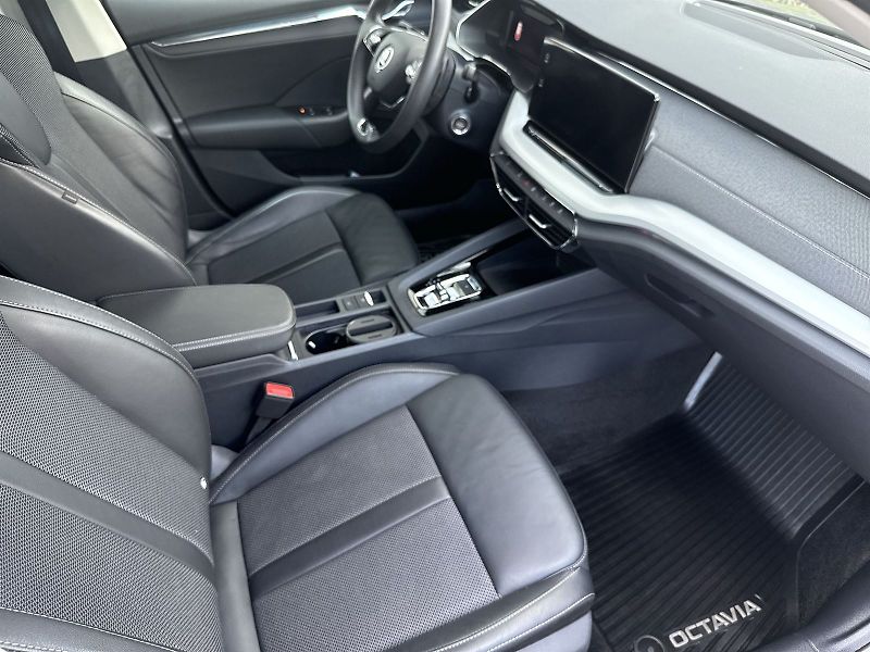 Škoda Octavia (2024) Combi 2.0 TDI DSG Style - fotka 9 z 32