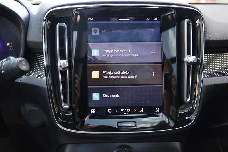 Volvo XC40 (2021) Recharge Pro, Twin motor (AWD) - fotka 13 z 25
