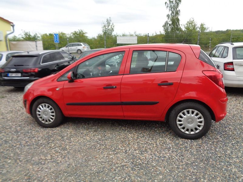 Opel Corsa 1,2 - fotka 6 z 18