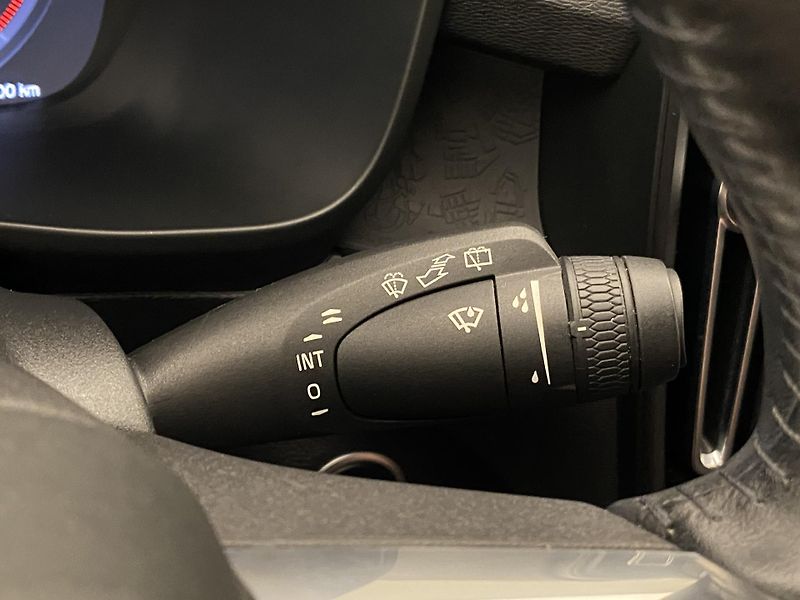 Volvo XC40 T2 KINETIC AUT - fotka 23 z 39