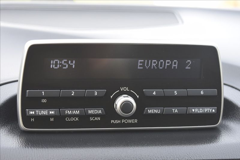 Mazda 3 1,5 74KW SKYAKTIV-G ALU KLIMA - fotka 34 z 38