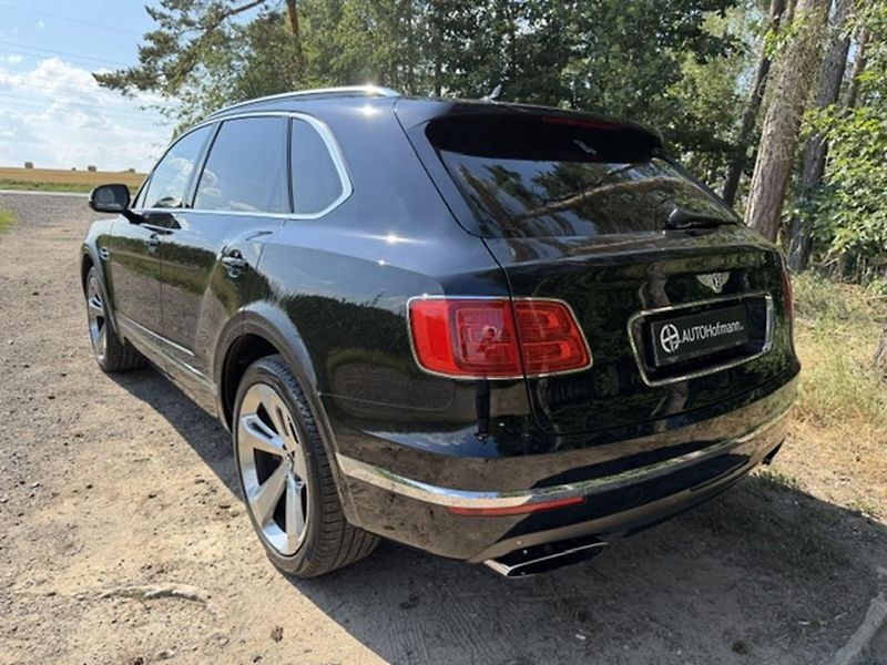 Bentley Bentayga 6,0 V12 4WD,head-up, TOP STAV - fotka 4 z 49