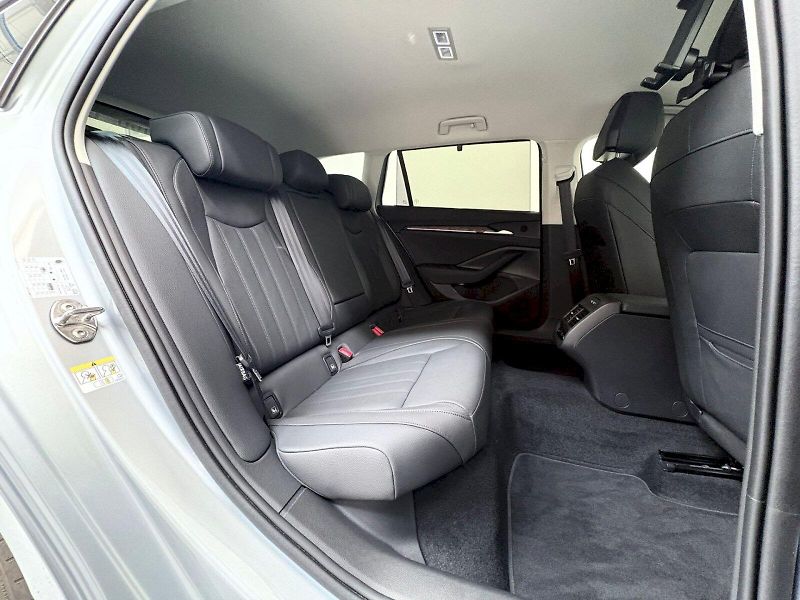 Škoda Superb (2024) L&K 2.0TDI/142kW 4x4 7DSG - ma - fotka 16 z 52