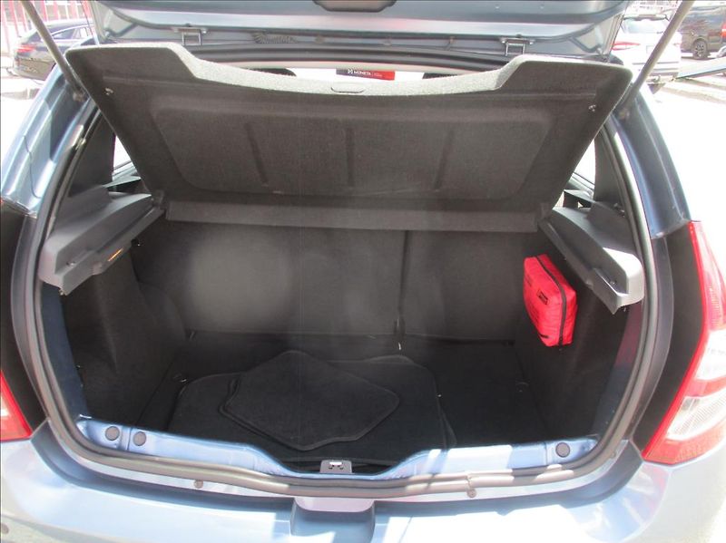 Dacia Sandero 1,4 i, klimatizace, serviska, - fotka 9 z 29
