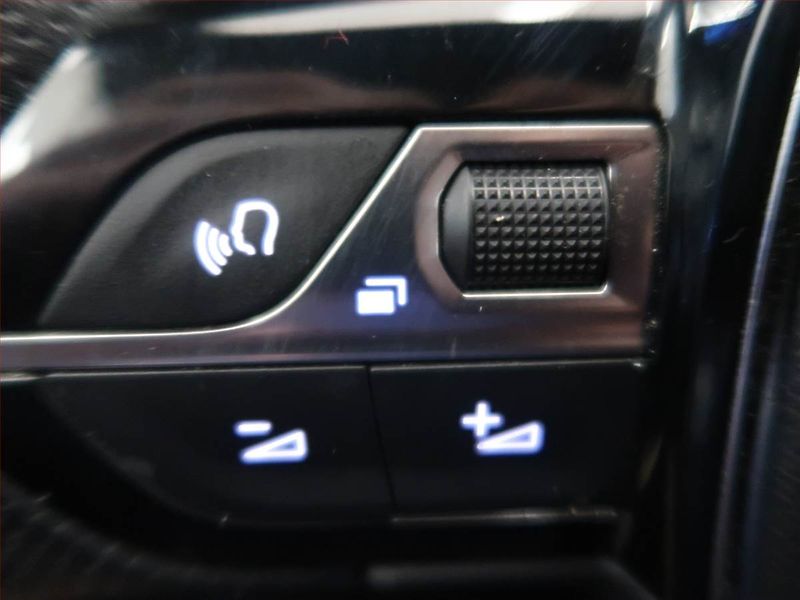 Peugeot 3008 (2023) GT e-Hybrid 225 - fotka 16 z 17