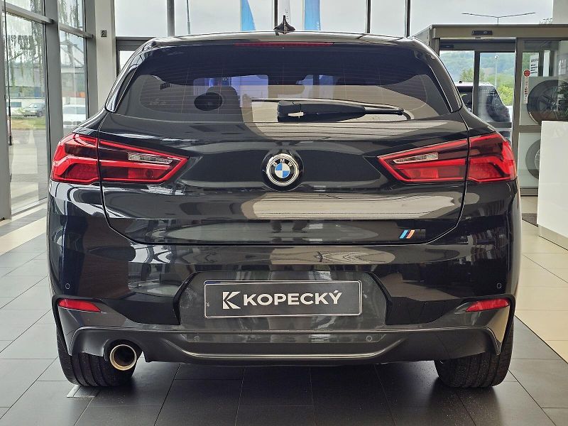 BMW X2 sDrive18i - fotka 6 z 24