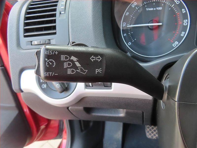 Škoda Octavia (2007) Ambiente 2.0 TDI, Tempomat - fotka 18 z 18