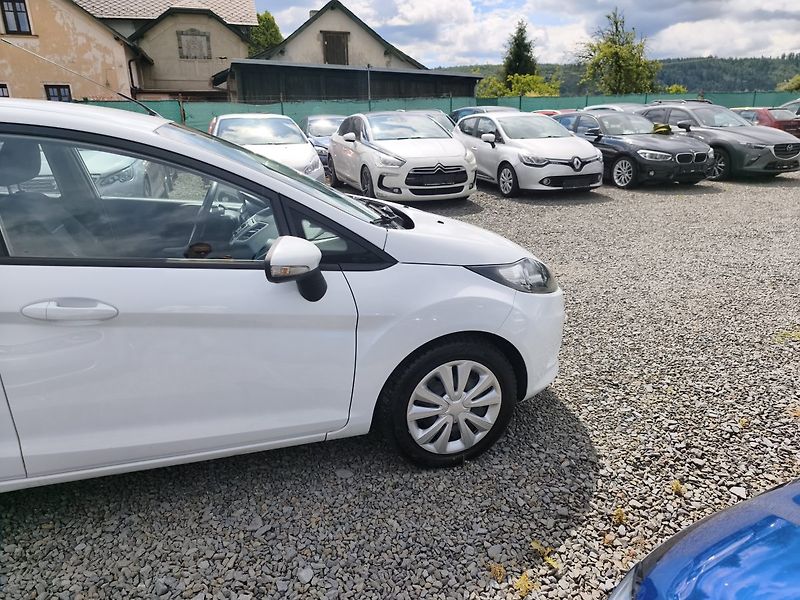 Ford Fiesta (2012) - fotka 21 z 26
