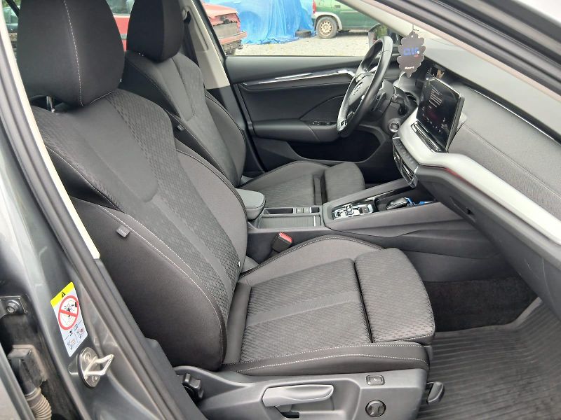 Škoda Octavia 4, iV, Plug in Hybrid, ALU 18 - fotka 53 z 66
