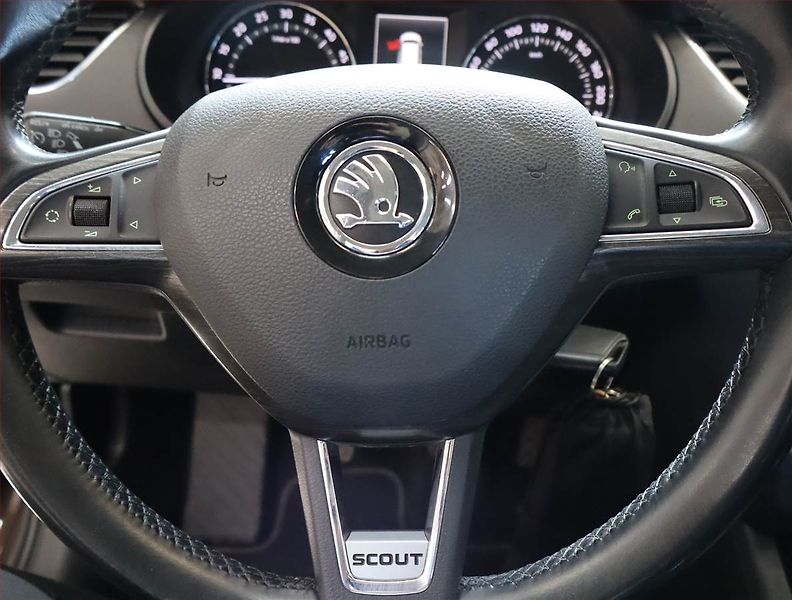 Škoda Octavia (2015) Scout 2.0 TDI, 4X4, Xenony - fotka 18 z 18