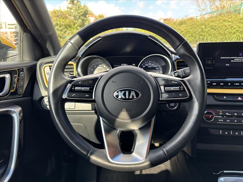 Kia XCeed 1,5 TGDi Spring Edition ZÁRUKA - fotka 17 z 46