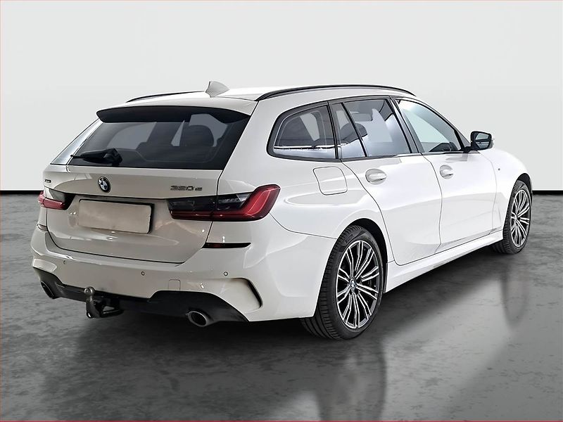 BMW Řada 3 (2021) 320 e xDrive - fotka 5 z 25