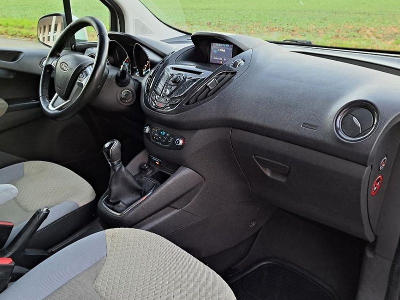 Ford Tourneo Courier (2016) 1.5TDCi 2016 KLIMA,NAVI,159TKM - fotka 13 z 24