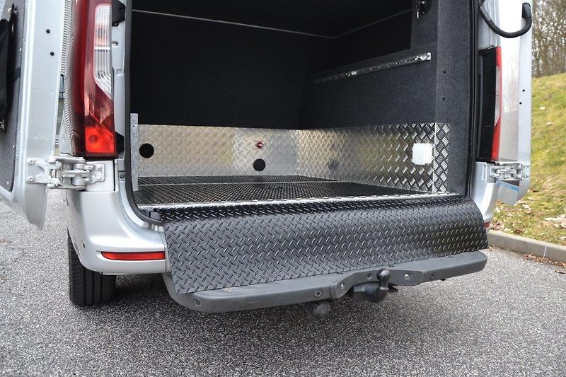 Mercedes-Benz  317 9G Camper - vestavba - fotka 21 z 58