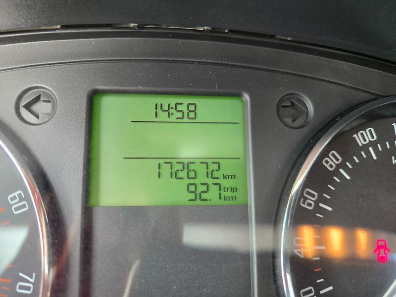 Škoda Fabia (2012) 1.2 TSI Serviska - fotka 11 z 34