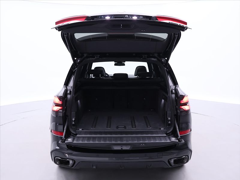 BMW X5 3,0 xDrive40d Mpacket - fotka 9 z 48