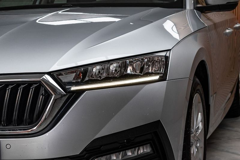Škoda Octavia 2.0 TDI DSG*ACC*BLIS*CARPLAY* - fotka 33 z 37