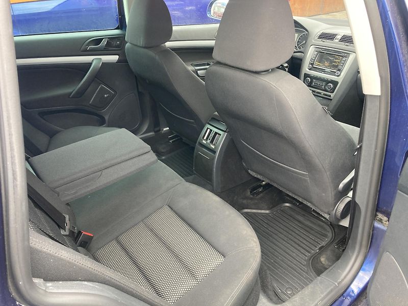 Škoda Octavia (2011) 2.0 TDi Scout Webasto - fotka 18 z 22