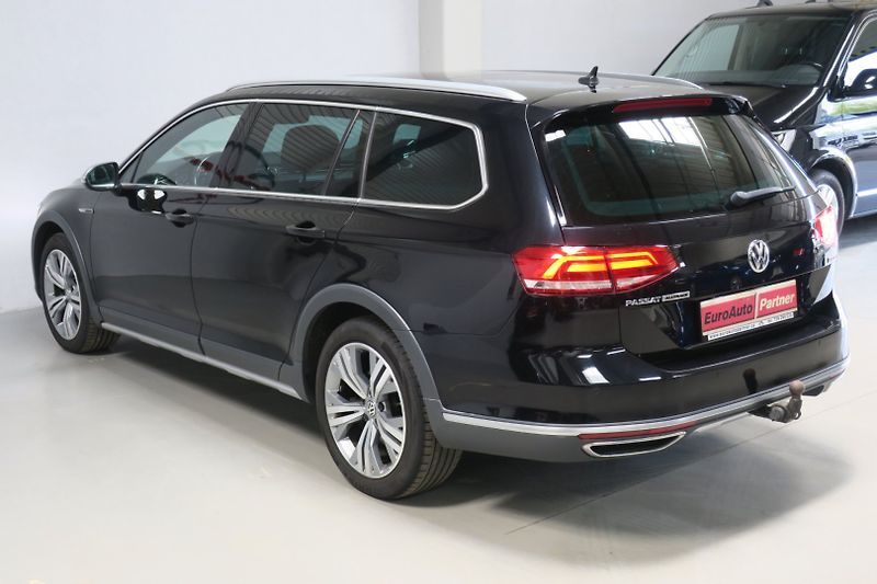 Volkswagen Passat Variant (2017) 2.0 TDI 176kW 4M. DSG Alltrack - fotka 2 z 50