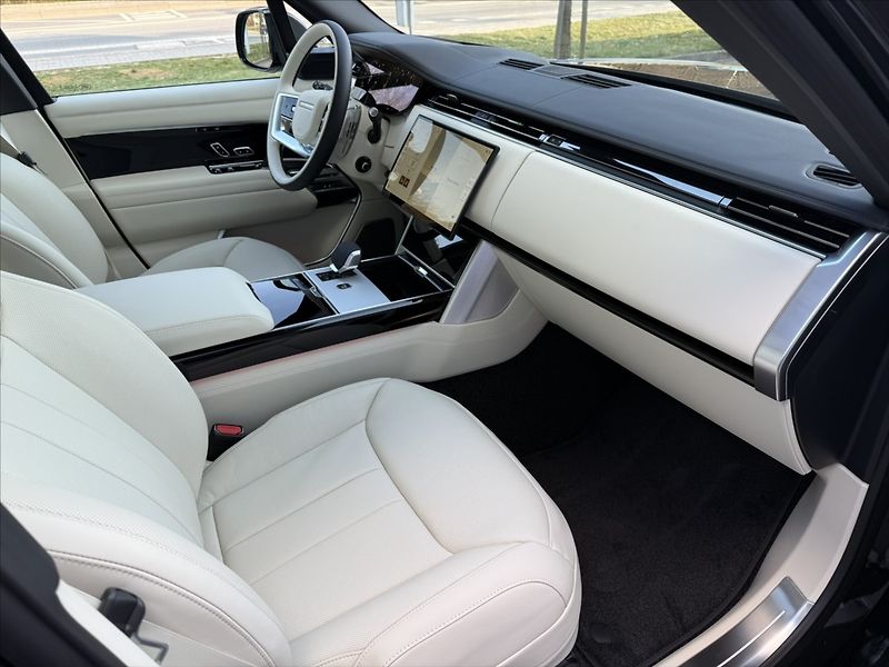 Land Rover Range Rover (2026) 4,4 AUTOBIOGRAPHY P530 - fotka 28 z 38