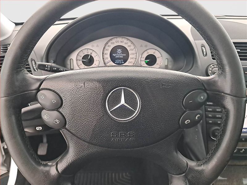 Mercedes-Benz Třídy E (2006) Avantgarde E 320 CDI 4MATIC - fotka 18 z 18