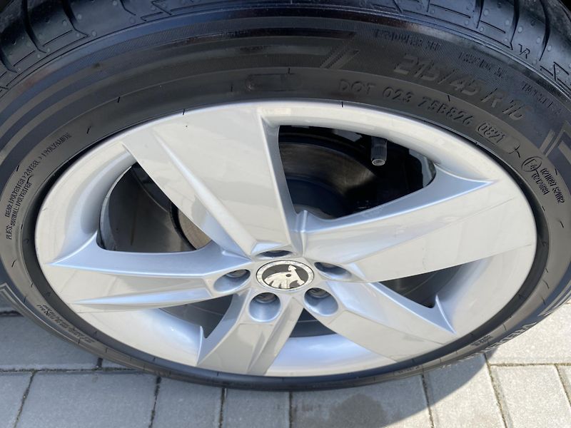 Škoda Fabia 1.2 TSI 66kW - ALU - PDC - fotka 10 z 41