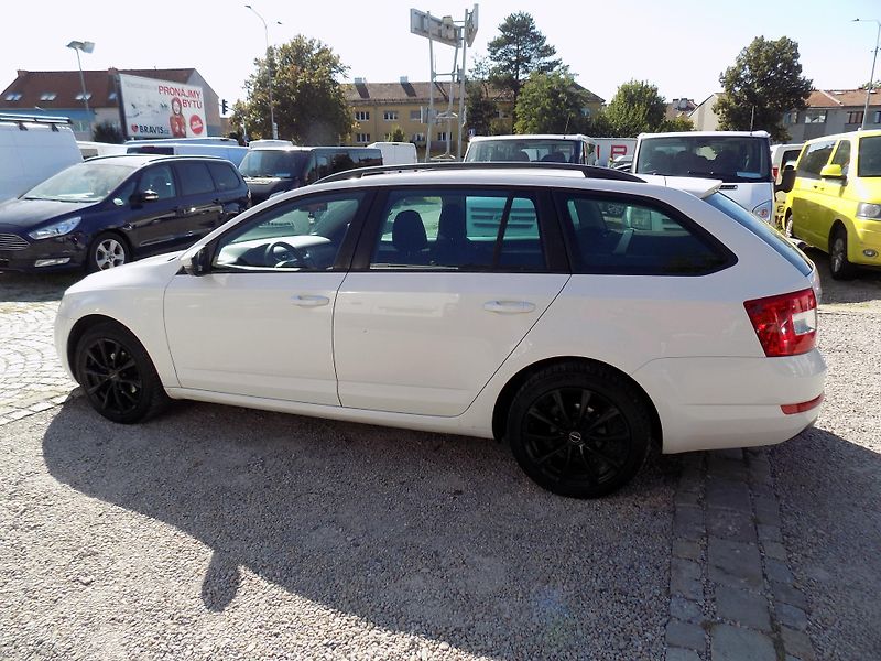 Škoda Octavia 1,6 TDI 81 KW NOVÉ ROZVODY!!! - fotka 14 z 38