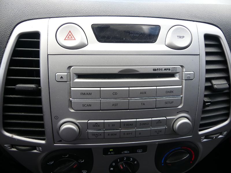 Hyundai i20 (2009) 1,2 i - fotka 14 z 18