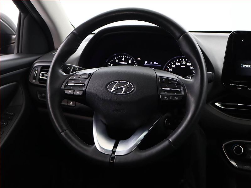 Hyundai i30 (2022) 1.5 T-GDI MHEV, Automat - fotka 14 z 18